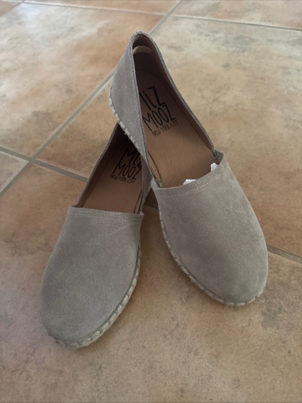 Miz Mooz Women’s KIMMYBeige Suede Leather Slip-On Flat Shoes Round Toe EU 41